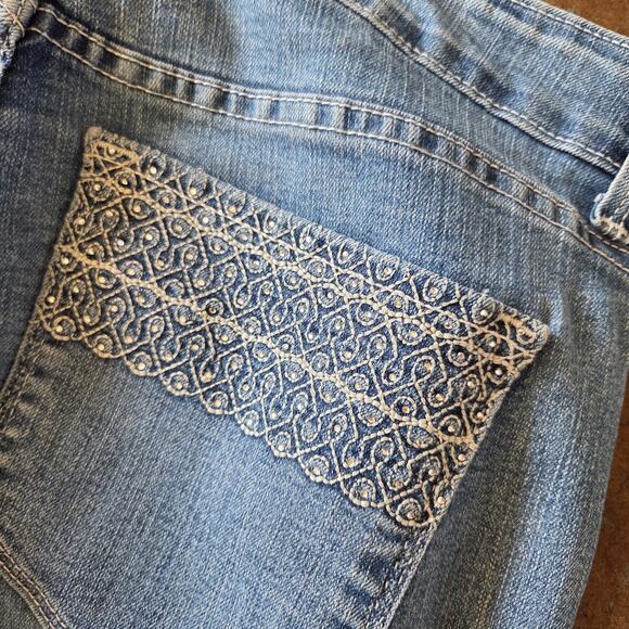 NYDJ Marilyn Straight Leg Jeans Size 6 Light Wash Embellished Pockets Slimming - Picture 8 of 8